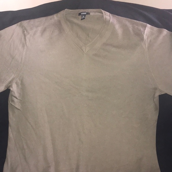 Alfani Men’s V-neck EUC $12 each Bundle 2 for $20. - Picture 10 of 11